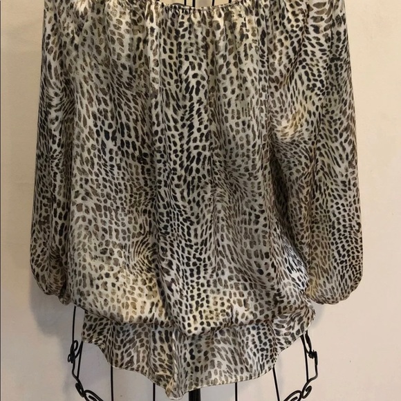 Vince Camuto Women’s Leopard Blouse - Picture 2 of 2